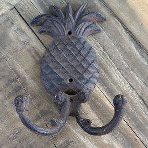 Rustic Pineapple Wall Hook